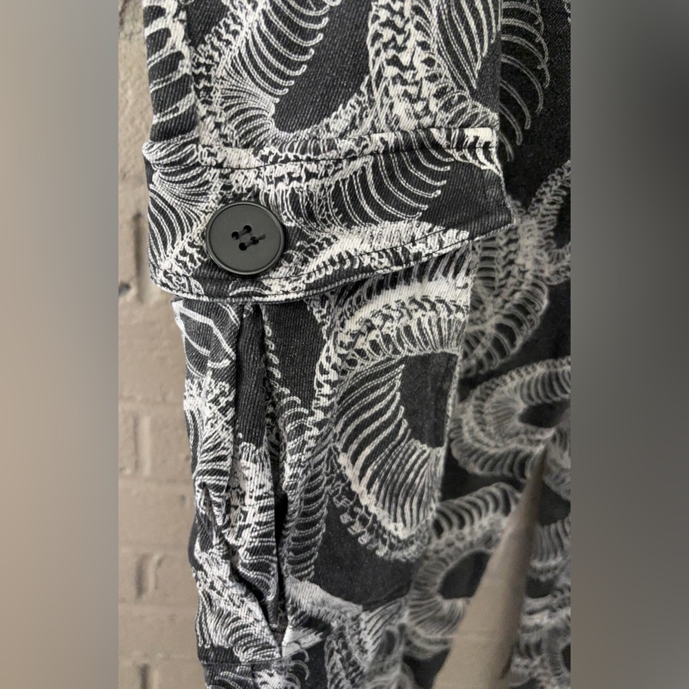 Blackmilk Snake print cargo jogger jeans 18 ( runs small) - Picture 4 of 12
